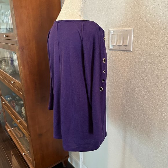 BY DESIGN Lightweight Pull Over Sweater with Grommets - Picture 7 of 9